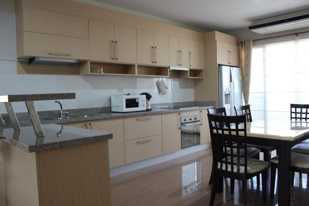 Samal Guesthouse باتايا الغرفة الصورة